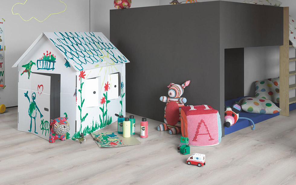 PARADOR Laminat Eiche Askada weiß gekälkt Naturstruktur 4-seitige V-Fuge | Basic 600 XS | 25 m²-4014809170433 guenstig bei bodenverkauf.de kaufen PARADOR Laminat Eiche Askada weiß gekälkt Naturstruktur 4-seitige V-Fuge | Basic 600 XS | 25 m²-4014809170433