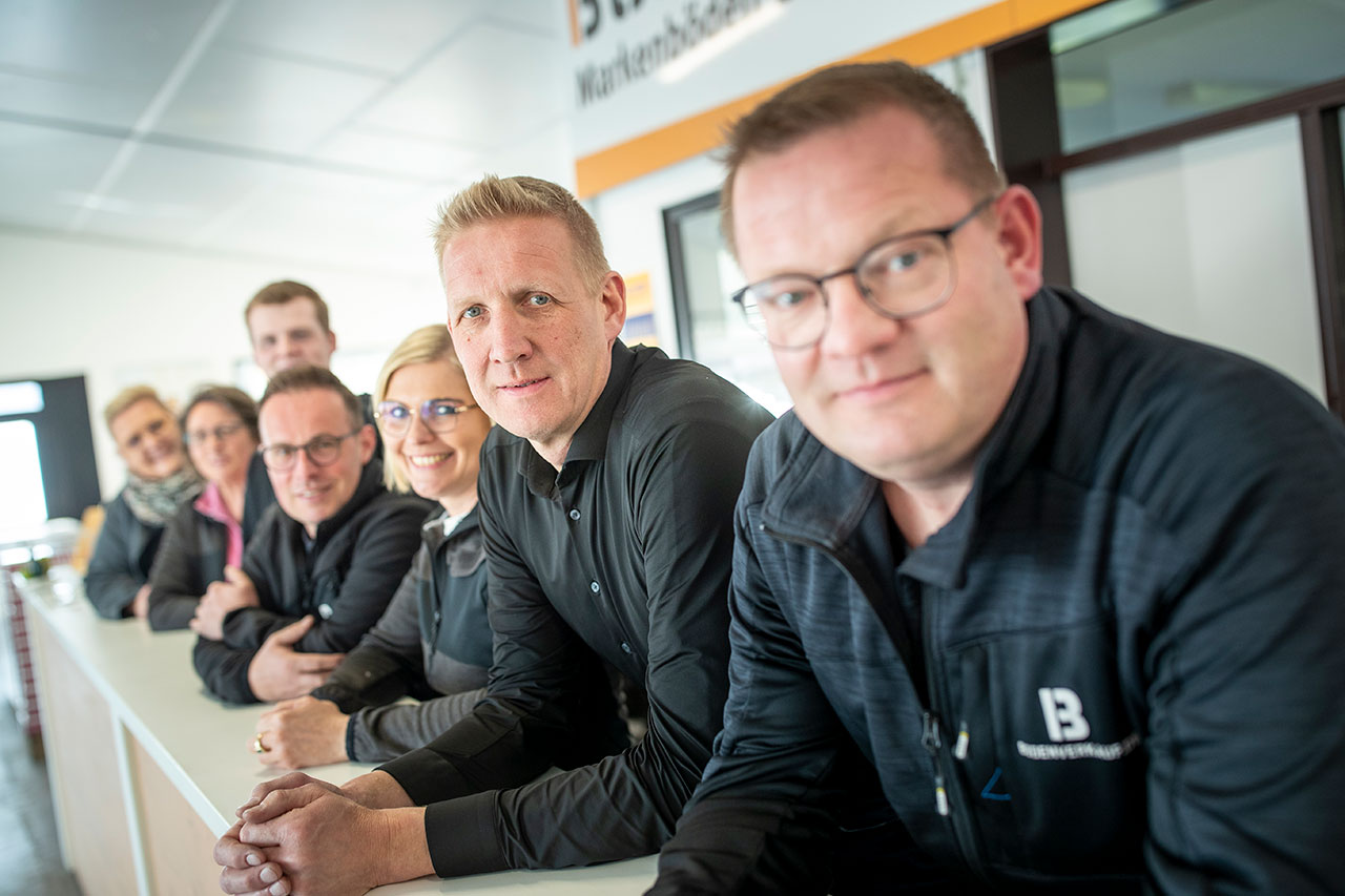 Das Team von bodenverkauf.de im Lagerverkauf in Schöppingen Das Team von bodenverkauf.de im Lagerverkauf in Schöppingen