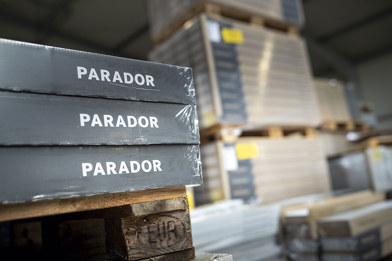 EInblick in die Lagerhalle bei bodenverkauf.de