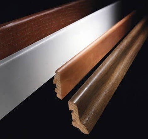 Sockelleisten und Fußleisten