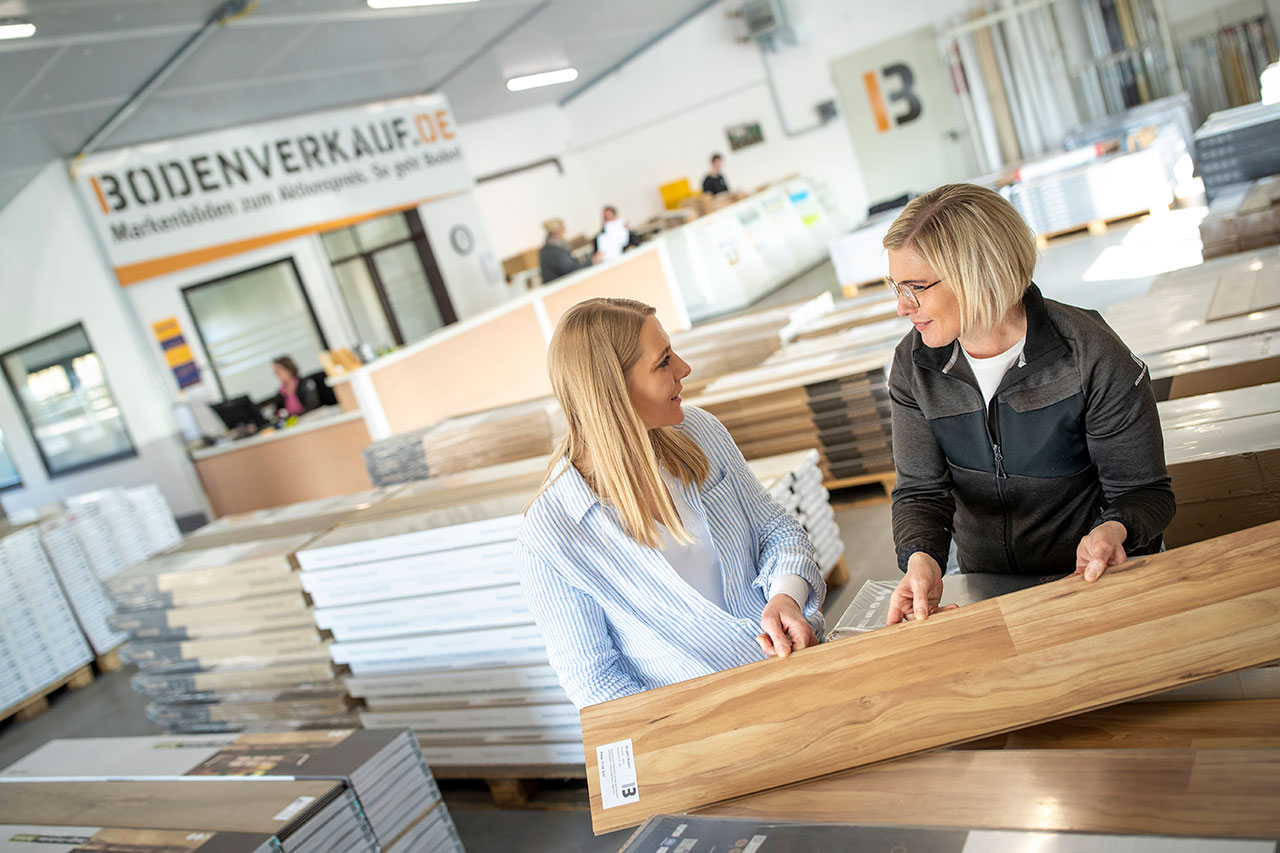 Persönliche Beratung im Lagerverkauf bei bodenverkauf.de in Schöppingen Persönliche Beratung im Lagerverkauf bei bodenverkauf.de in Schöppingen