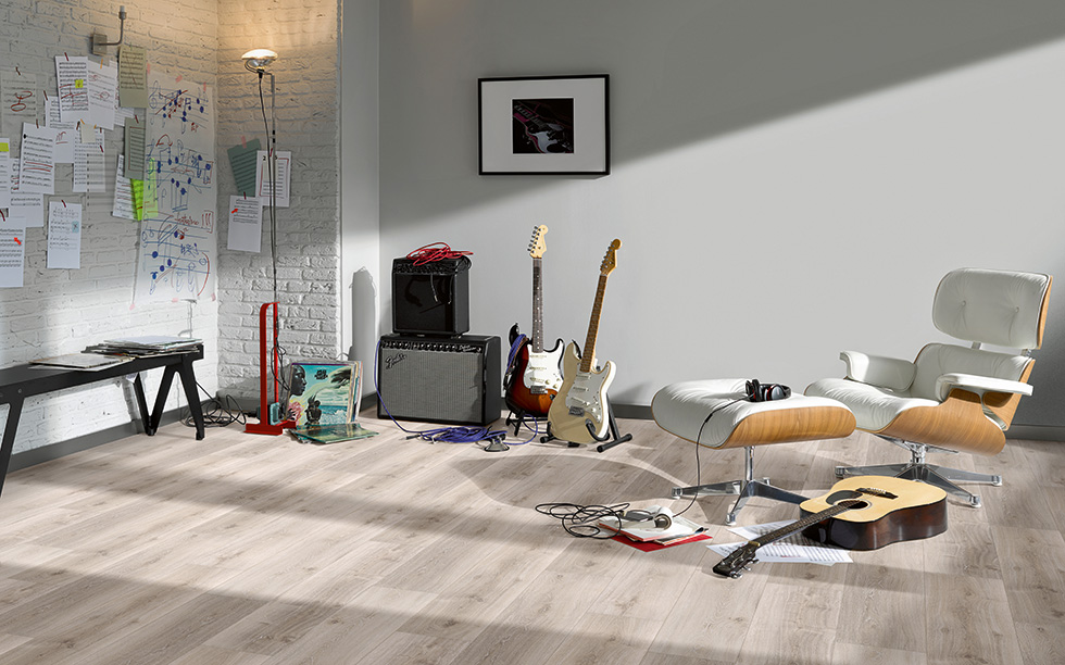 PARADOR Vinylboden Eiche grau geweißt Landhausdiele 4-seitige Fase | Basic 5.3-4014809203315 guenstig bei bodenverkauf.de kaufen PARADOR Vinylboden Eiche grau geweißt Landhausdiele 4-seitige Fase | Basic 5.3-4014809203315