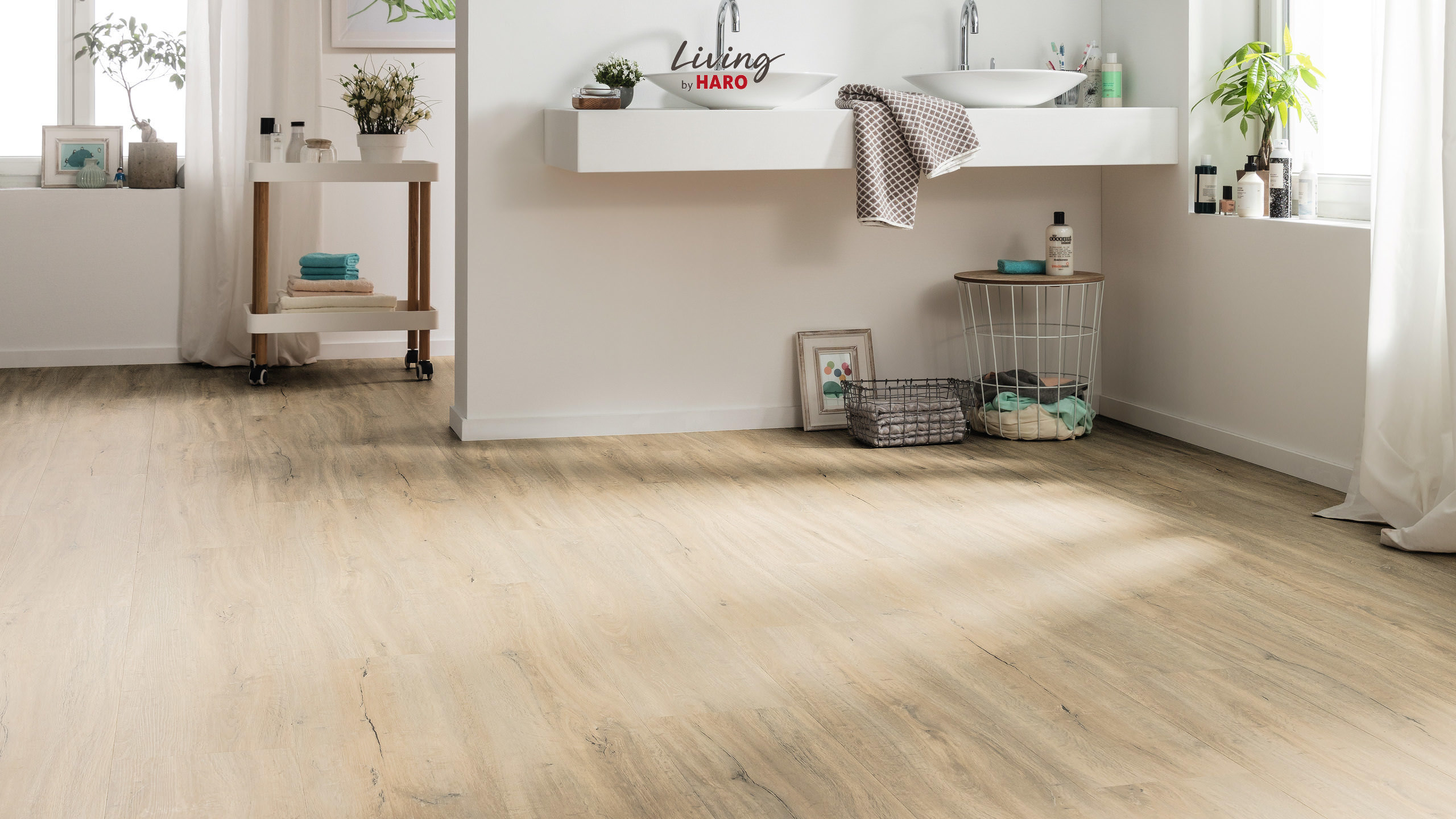 HARO Living Designboden Eiche Como strukturiert Landhausdiele 4VM | HydroStar | 25 m²-4018427419134 guenstig bei bodenverkauf.de kaufen HARO Living Designboden Eiche Como strukturiert Landhausdiele 4VM | HydroStar | 25 m²-4018427419134