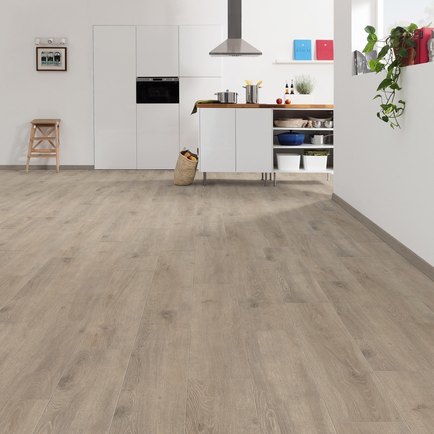 HARO Laminat Eiche Veneto mocca Landhausdiele 4V | Tritty 100 Gran Via Sonderedition | 8 m²-4018427474768 guenstig bei bodenverkauf.de kaufen HARO Laminat Eiche Veneto mocca Landhausdiele 4V | Tritty 100 Gran Via Sonderedition | 8 m²-4018427474768