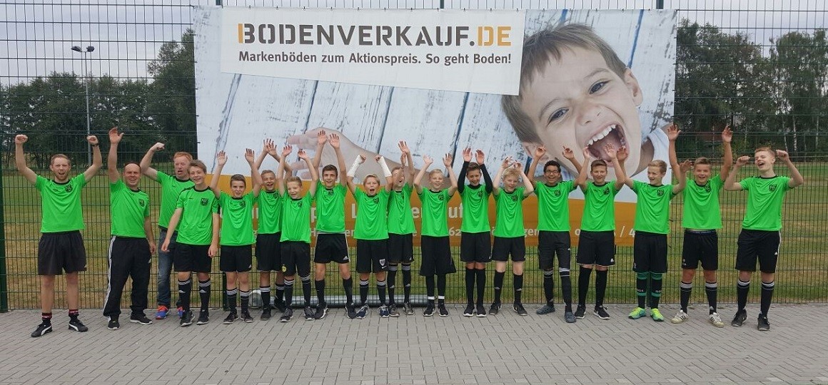 AUSWÄRTSSIEG mit neuen Shirts