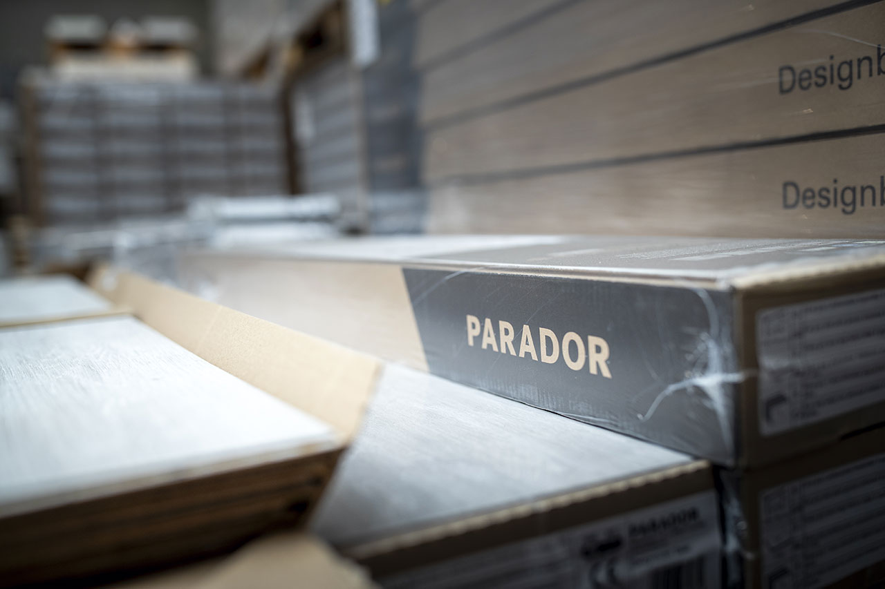 Parador- Boden in der Lagerhalle von bodenverkauf.de